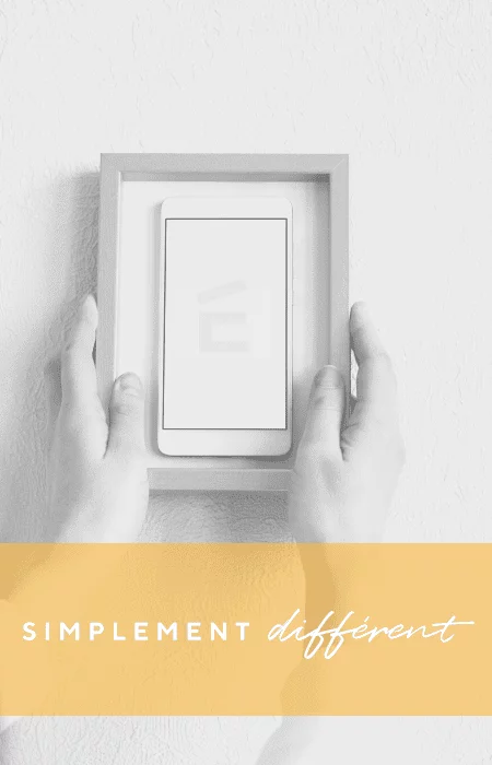 Téléphonie et Lien internet Cette image montre une personne entrain d'accrocher au mur un cadre contenant un téléphone mobile. Notre proximité et notre expertise nous permet de vous accompagner dans tous vos projets.
